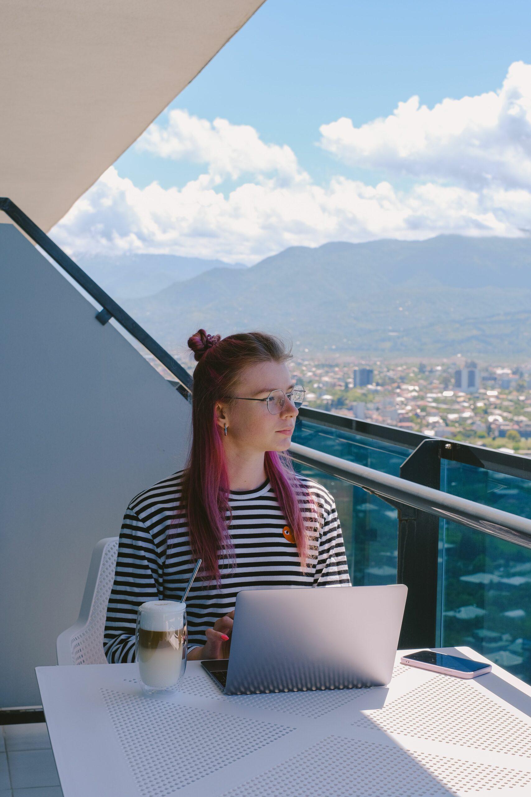 FREELANCE JUNIOR : PEUT-ON SE LANCER SANS EXPÉRIENCE ?